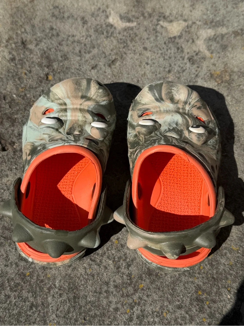 Capelli of New York Kids Dragon Clogs in Green Marble with Bright Orange Lining